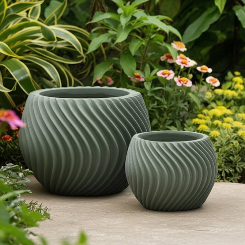 Polyresin Planters Twisted Design Sculptural Detailing (Set of 2) - 12" x 12" x 8"