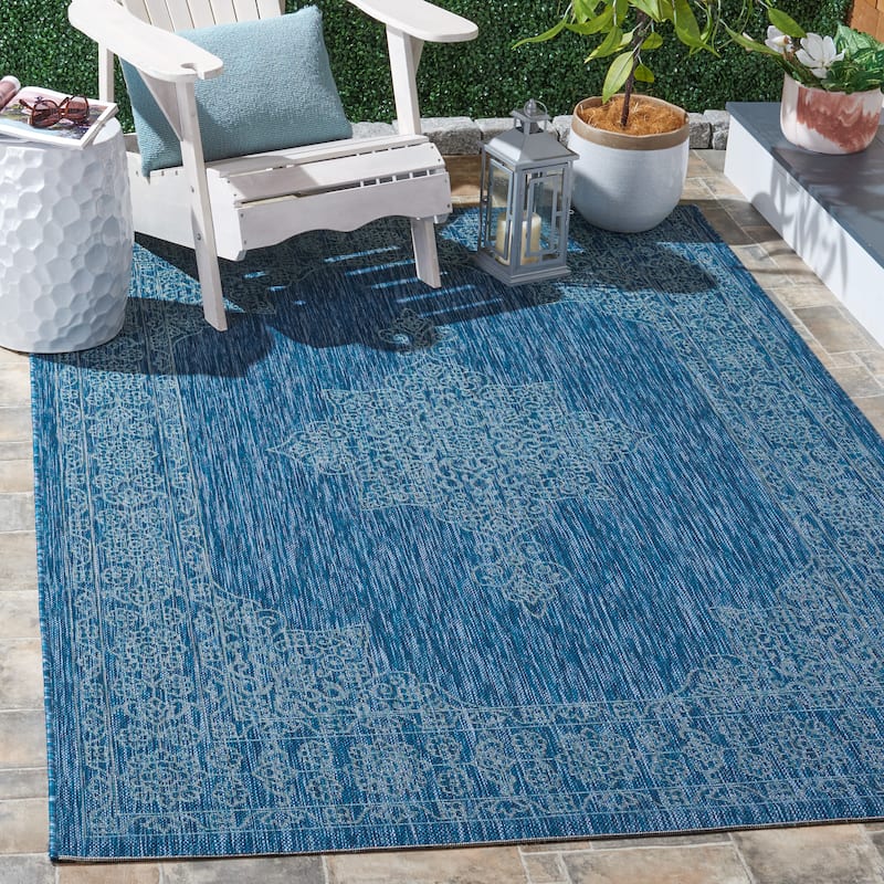 SAFAVIEH Courtyard Zikrija Indoor/ Outdoor Waterproof Patio Backyard Rug - 4' x 5'7" - Navy/Ivory