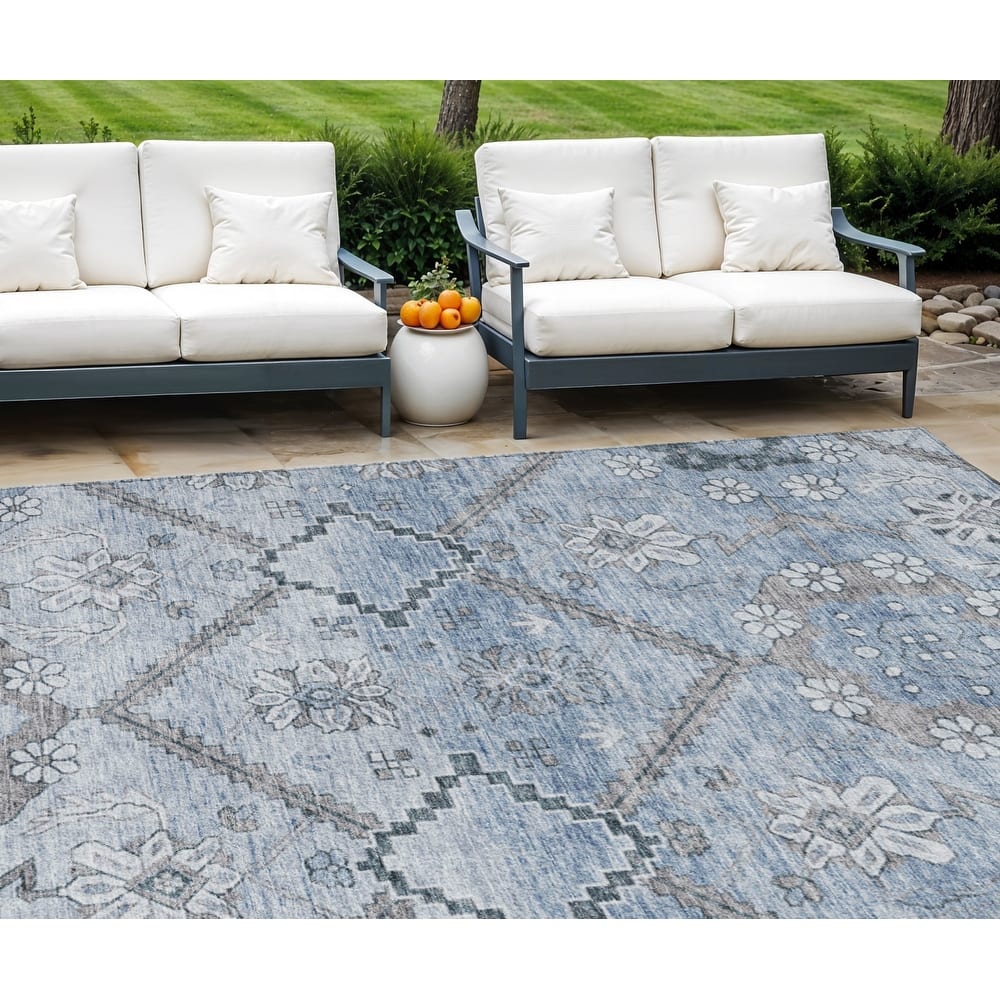 HomeRoots Floral Transitional Rectangle Outdoor Rug