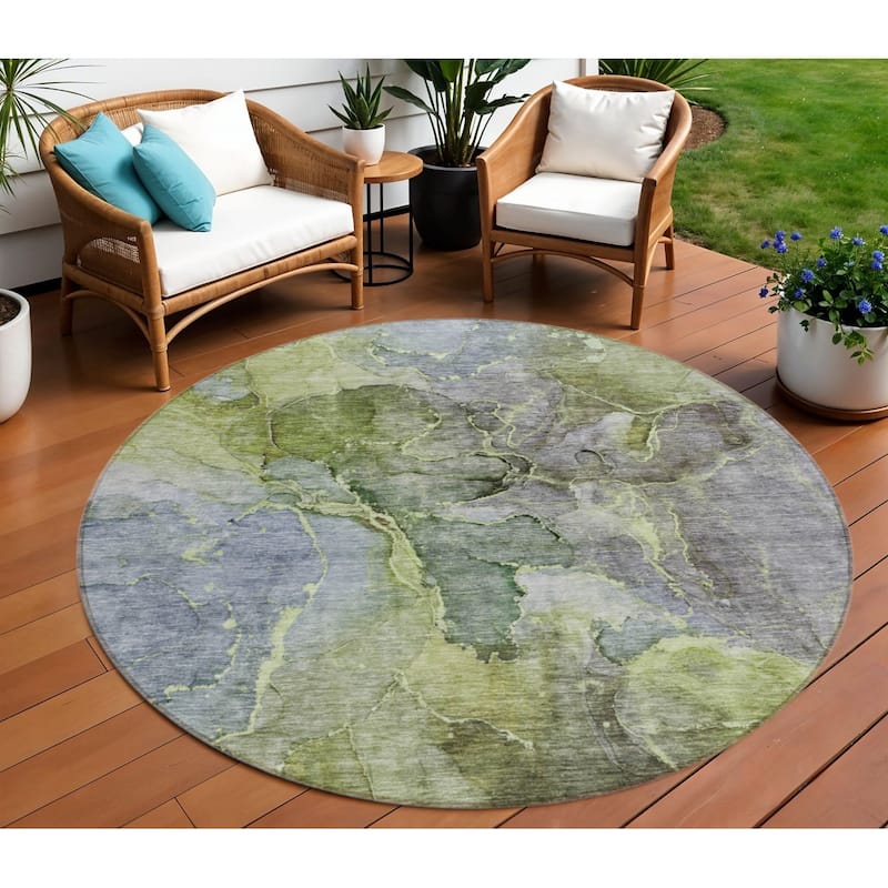 HomeRoots Abstract Transitional Rectangle Outdoor Rug - 8' Round