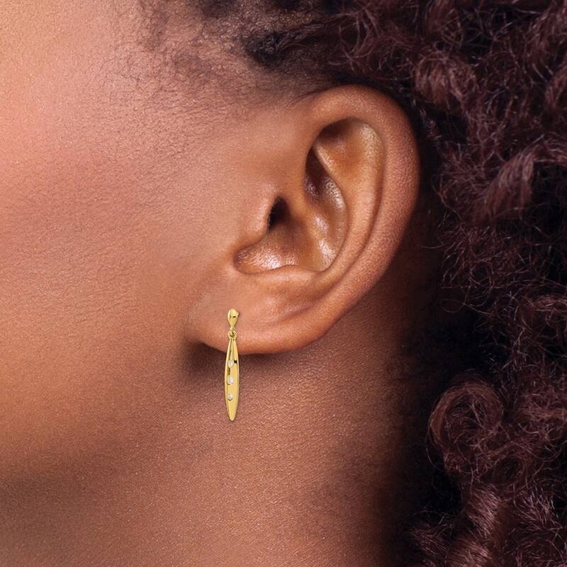 Curata 14k Yellow Gold 21x3.5mm Oval With 3 CZ Cubic Zirconia Dangle Post Earrings