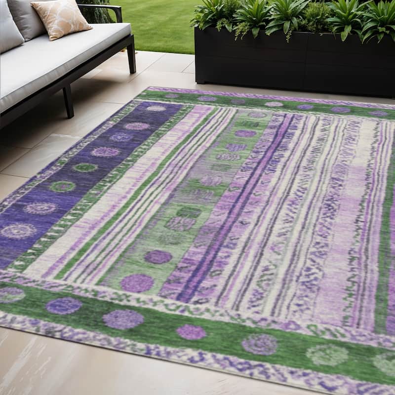 HomeRoots Striped Transitional Rectangle Outdoor Rug - 5' X 8'