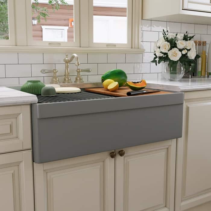 DeerValley 33"L X 20"W Double Bowl Workstation Farmhouse Kitchen Sink With Cutting Board And Dish-Drying Rack