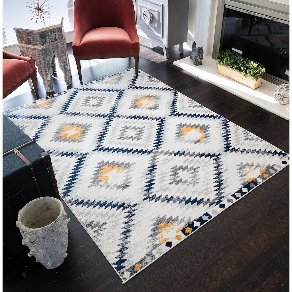 Robin Distressed Geometric Area Rug - 5'3" x 7' - 5'3"x7'