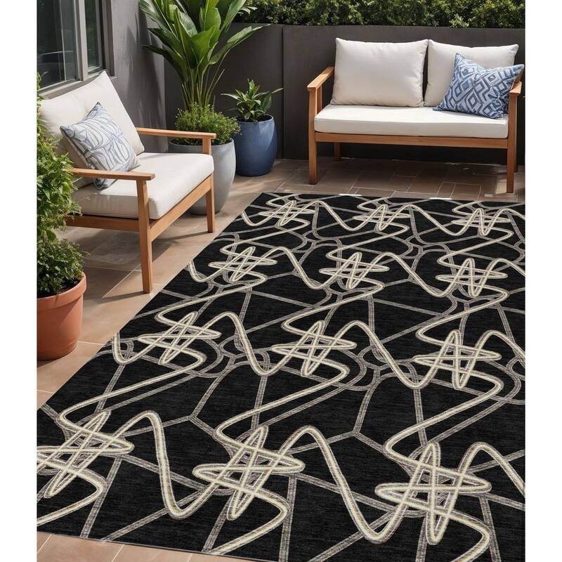 HomeRoots Geometric Contemporary Rectangle Outdoor Rug - 5' X 8'