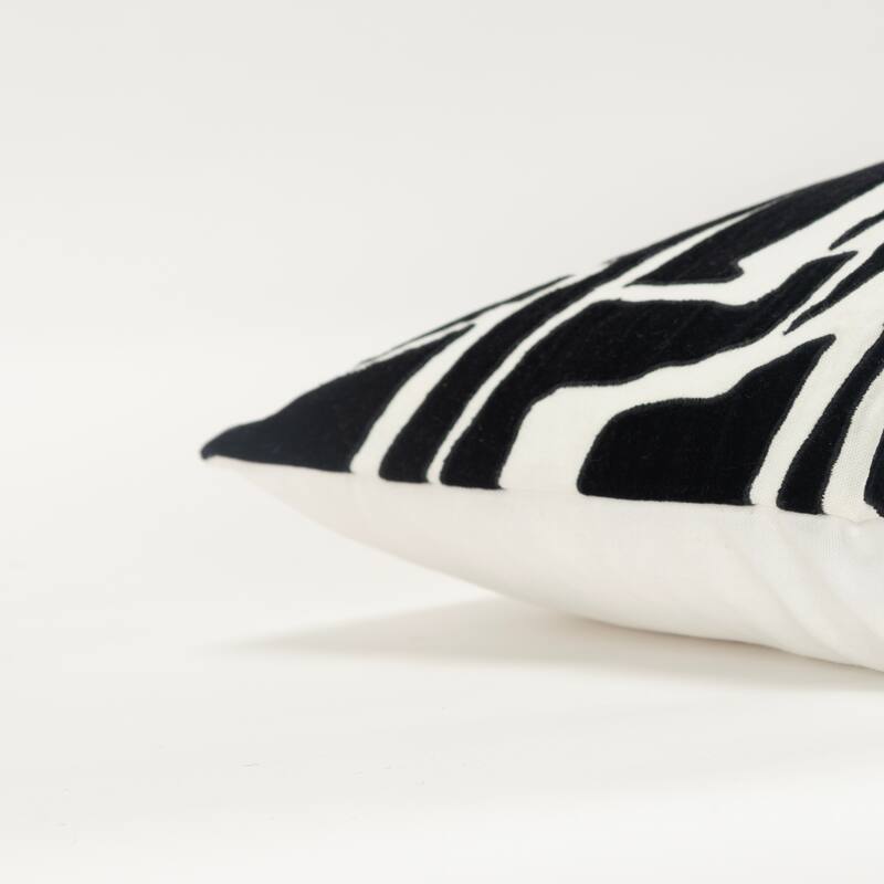 Rizzy Home Contemporary Down Filled Pillow - 20" x 20"