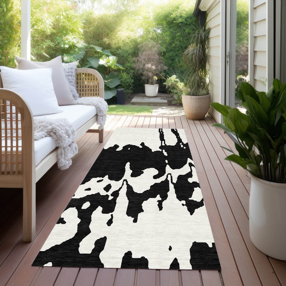 Machine Washable Indoor/ Outdoor Modern Abstract Chantille Rug