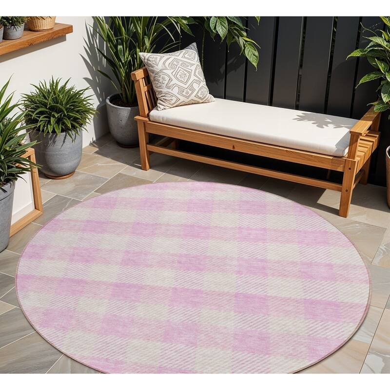 HomeRoots Plaid Transitional Rectangle Outdoor Rug - 8' Round