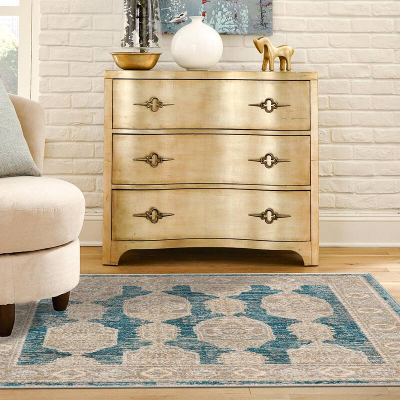 Traditional Nixa Collection Area Rug