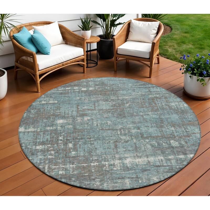 HomeRoots Geometric Transitional Rectangle Outdoor Rug - 8' Round
