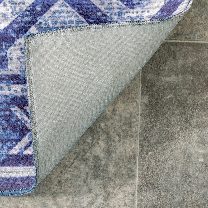 Nuloom Fae Geometric Machine Washable Indoor/Outdoor Area Rug