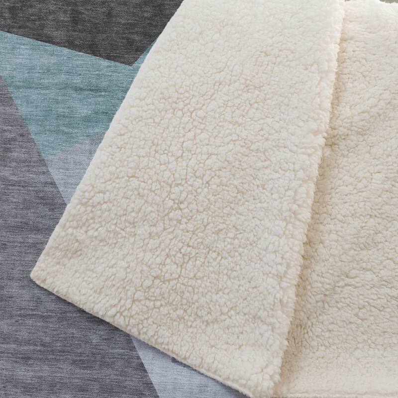 Premium Machine Washable Modern Chic Sherpa Throw Blanket