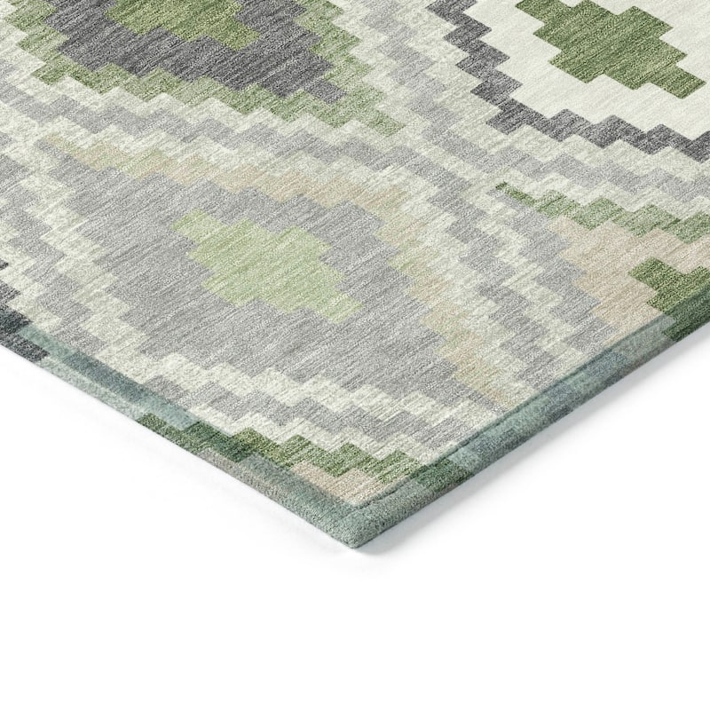 Machine Washable Indoor/ Outdoor Global Geo Chantille Rug