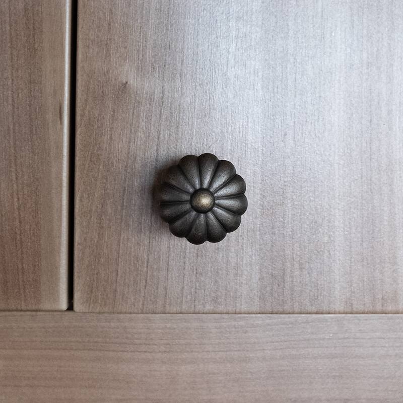 RK International CK 3248 Large Melon 1-1/2" Solid Metal Flower