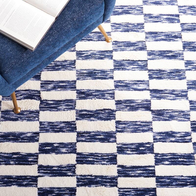 SAFAVIEH Easy Care Machine Washable Kazik Geometric Rug