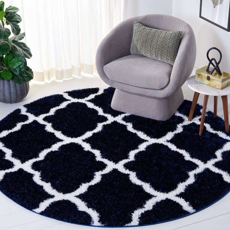 SAFAVIEH Tahoe Shag Etha Trellis 1.2-inch Thick Rug - 6'7" Round - Navy/White