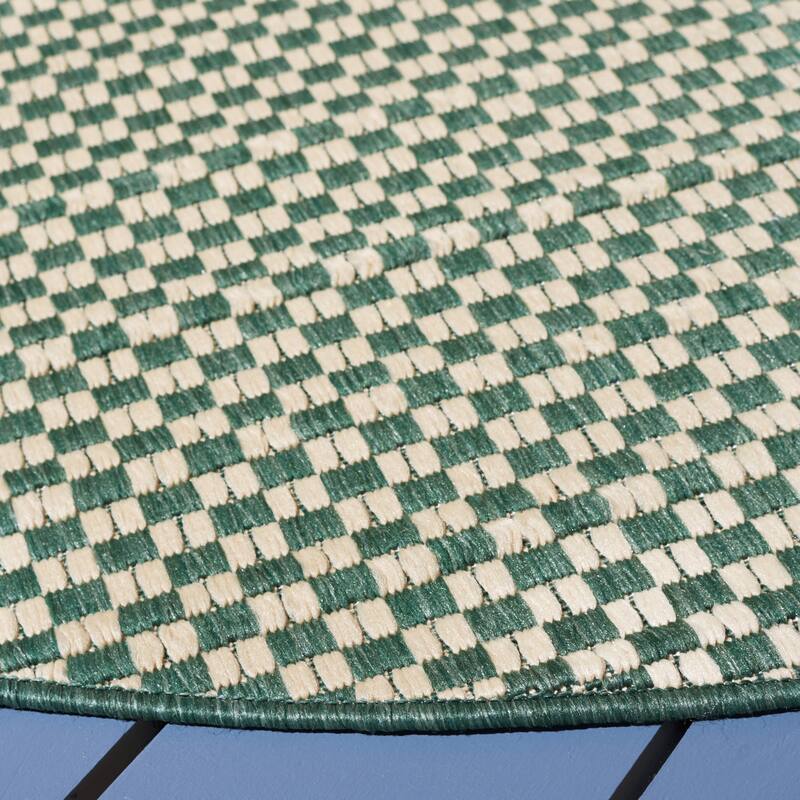 SAFAVIEH Courtyard Rosemie Indoor/ Outdoor Waterproof Patio Backyard Rug