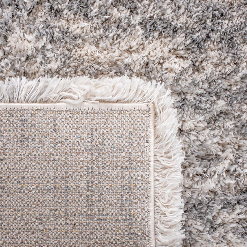 SAFAVIEH Iceland Shag Sabrina 2.6-inch Thick Rug