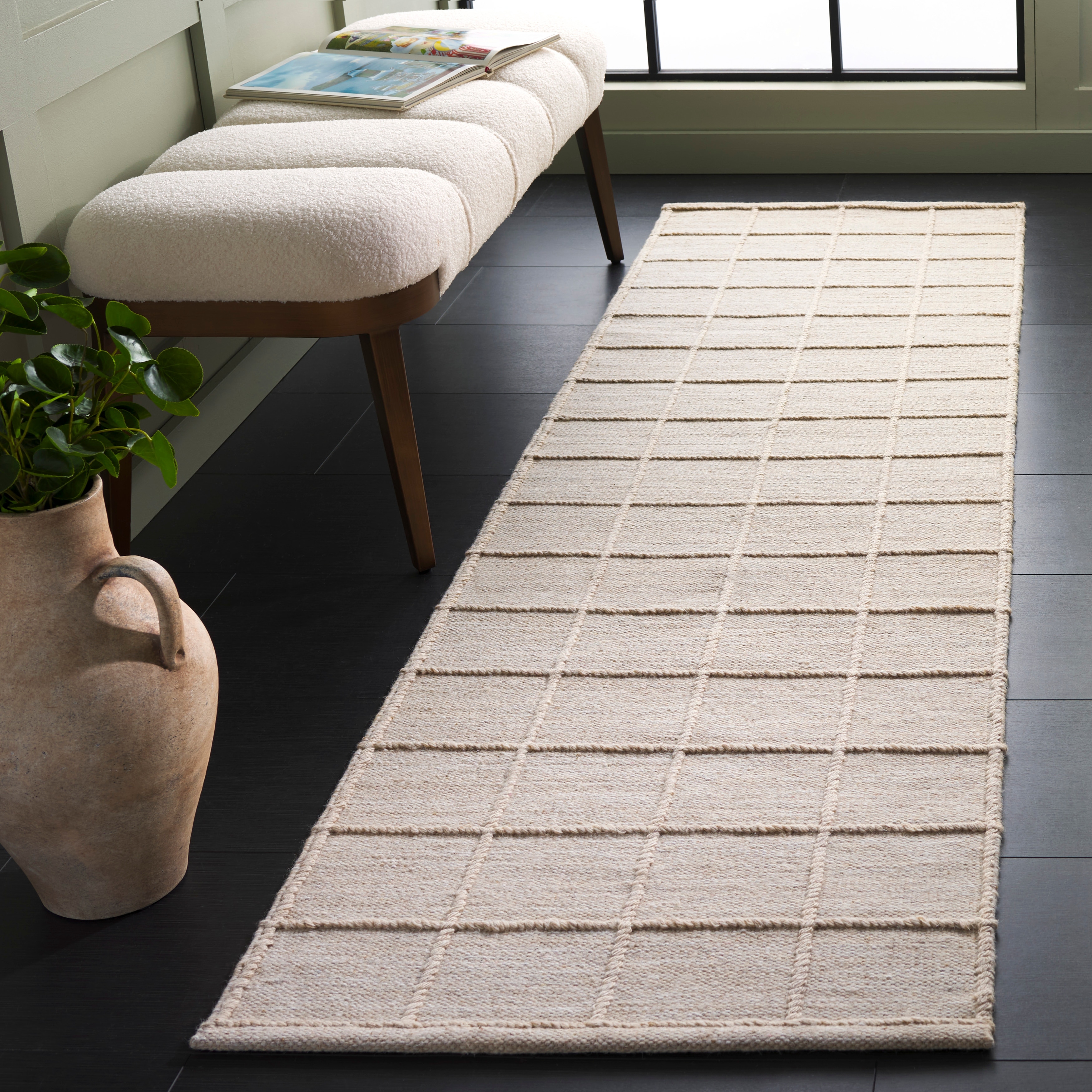 SAFAVIEH Handmade Natura Lyka Transitional Wool Rug - Overstock