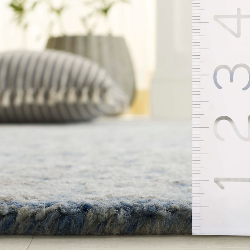 SAFAVIEH Handmade Glamour Isey Modern Wool & Viscose Rug