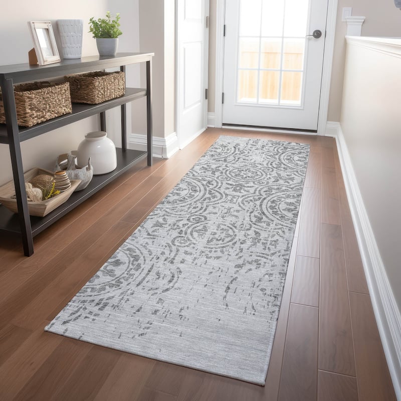 Premium Washable Super Soft Vanishing Medallion Mayfield Rug - Silver - 2' 3" x 7' 6"
