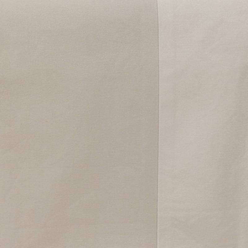 Table Runner With Two-Tone Design