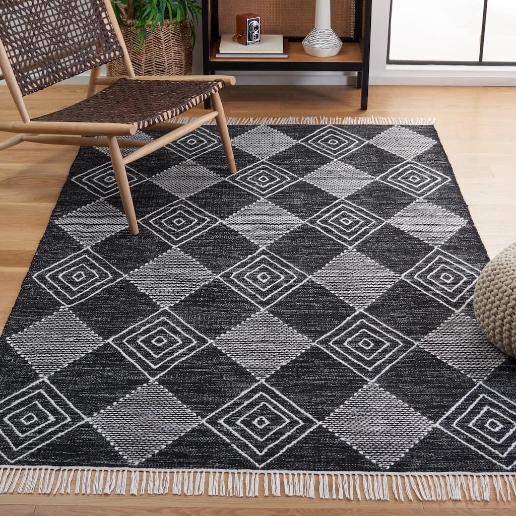 SAFAVIEH Handmade Flatweave Kilim Zohra Rustic Boho Rug