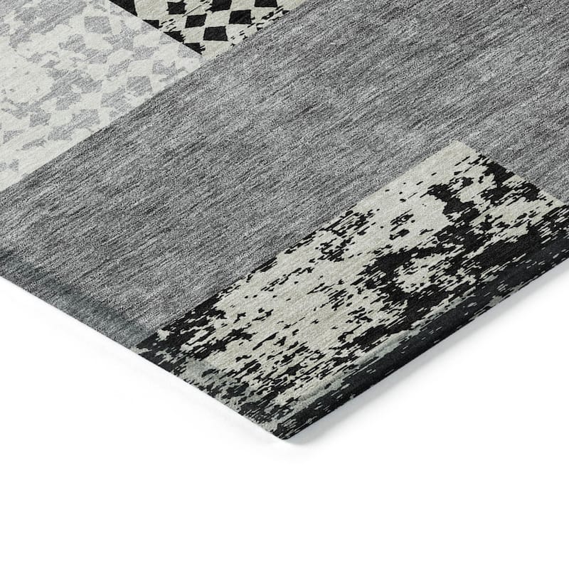 HomeRoots Geometric Transitional Rectangle Outdoor Rug