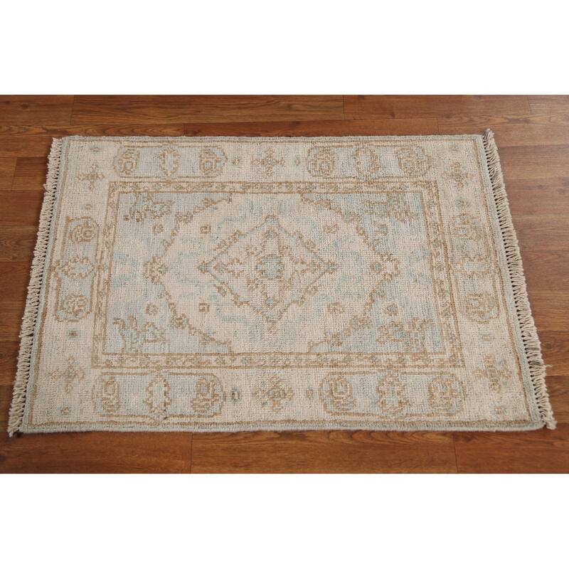 Hand Knotted Oriental 100% Wool Carpet Transitional Medallion Beige & Ivories Oushak Area Rug - 2' 11'' X 2' 0''