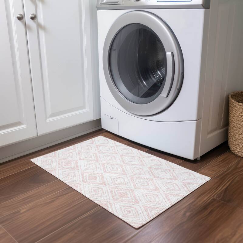Machine Washable Indoor/ Outdoor Chantille Diamonds Ombre Rug