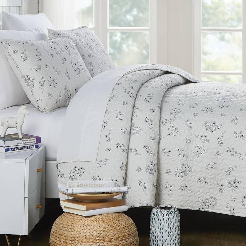 Sweet Florals Quilt and Sham Set