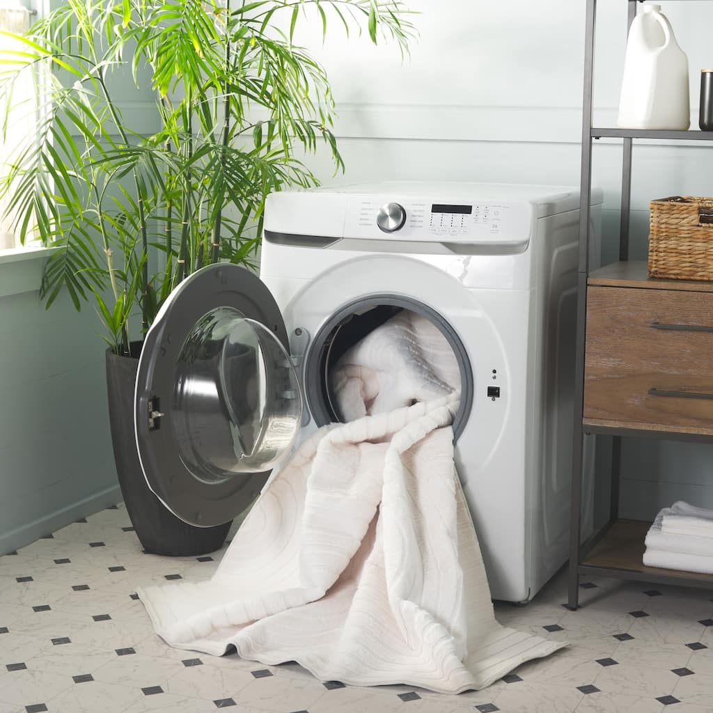 SAFAVIEH Faux Mirabelle Rabbit Fur Machine Washable Slip Resistant Shag Rug