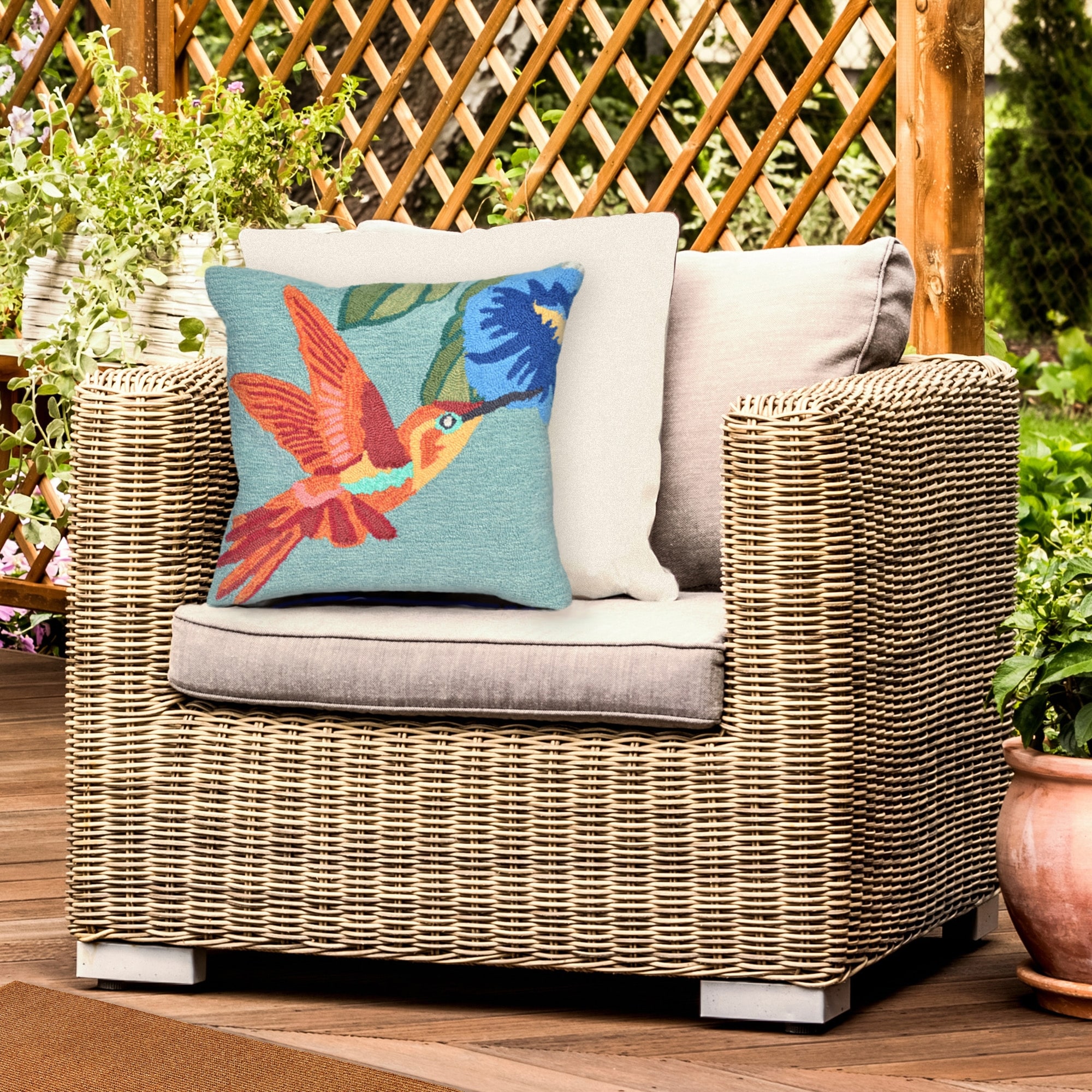Lush Decor Frontporch Hummingbird Indoor/Outdoor Pillow Sky 18" Square