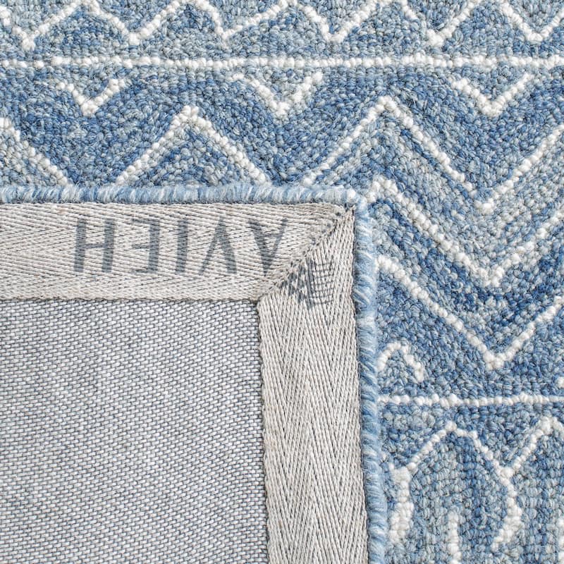 SAFAVIEH, Handmade Micro-Loop Fedosia Wool Rug
