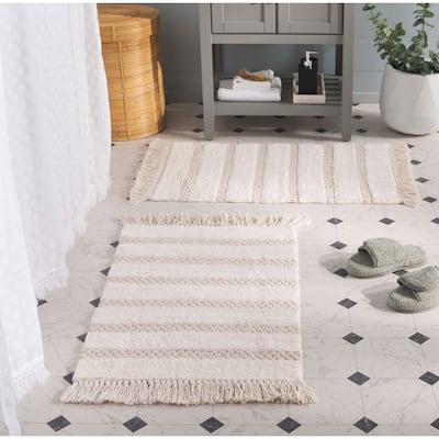 SAFAVIEH Home Finn Fringe Bathmat 32"L x 20"W Set of 2
