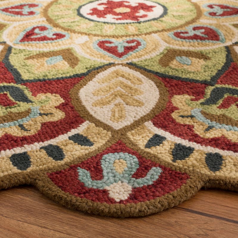 SAFAVIEH Handmade Novelty Urtza Ornate Flower Wool Rug