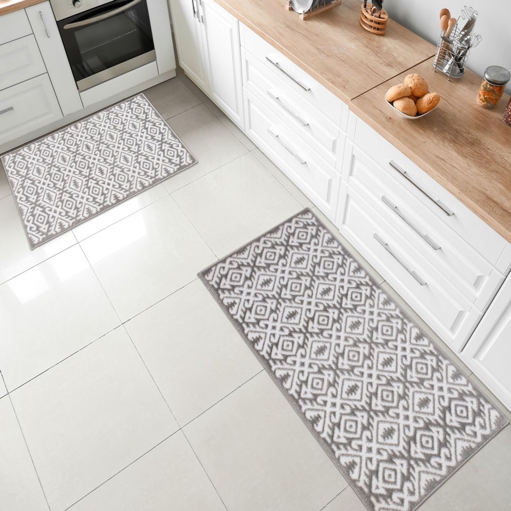 https://ak1.ostkcdn.com/images/products/is/images/direct/1bd52ca1af95085bd53042f4e89dc7eaba84bec1/Sofihas-2-Piece-Kitchen-Rug-Sets-Kitchen-Floor-Mats-Washable-Kitchen-Rugs-and-Mats-with-Non-Skid-Rubber-Backing.jpg