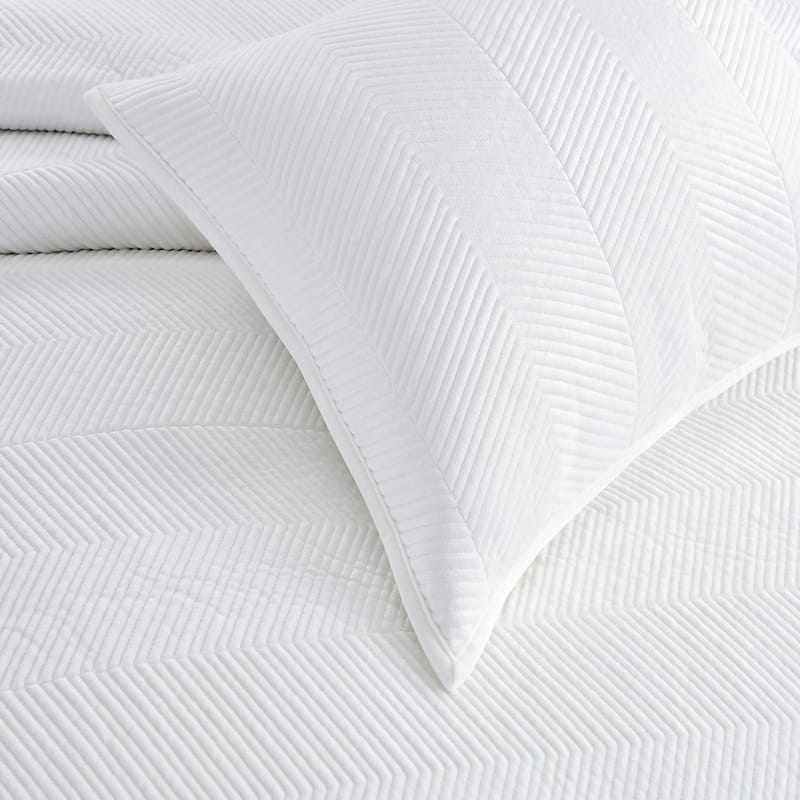 Pointehaven Heavy-Weight Oversized Chevron Design Velvet Quilt Sets
