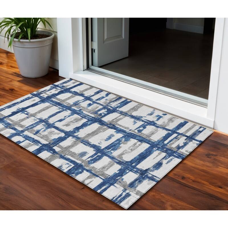 HomeRoots Striped Transitional Rectangle Outdoor Rug - 3' x 5'