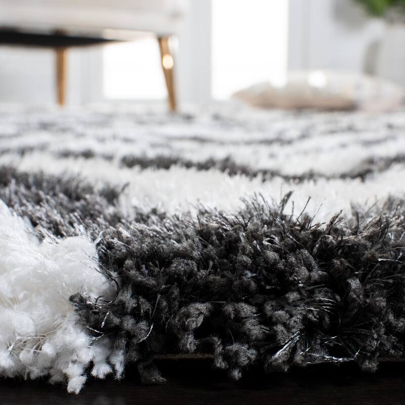SAFAVIEH Handmade Barcelona Shag Rayya Polyester Rug