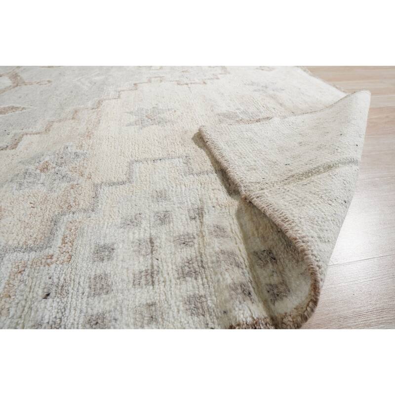 Hand-Knotted Wool Oushak Rug, 8' x 10', Gray Area Rug, Luxurious Soft Texture for Bedrooms or Living Room - L