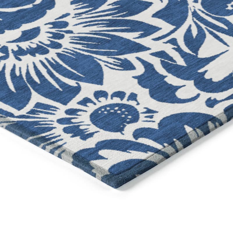Machine Washable Indoor/ Outdoor Whimsy Floral Chantille Rug