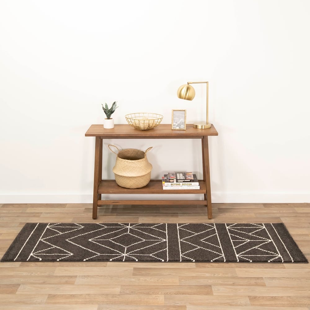 Carson Carrington Iseras Modern Geometric Area Rug