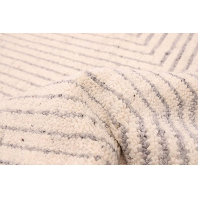 ECARPETGALLERY Hand-knotted Tangier Cream Wool Rug - 5'4 x 7'7