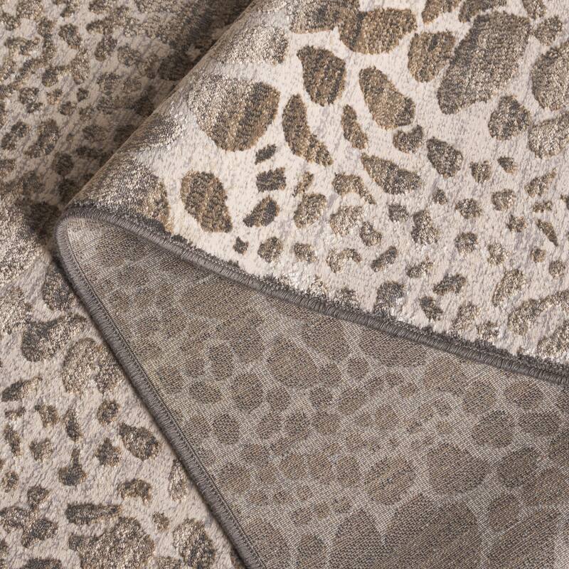 SAFAVIEH Noble Letteria Viscose Slip Resistant Rug - 5'1" x 7'6"