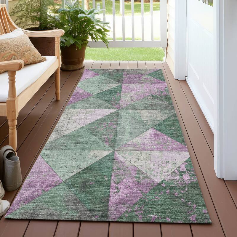 Machine Washable Indoor/ Outdoor Contemporary Diamonds Chantille Rug