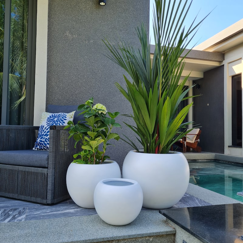 DreamPatio Riverside Fiberstone Composite Ball Planter for Indoor/Outdoor - Smooth Automotive 2K Coating