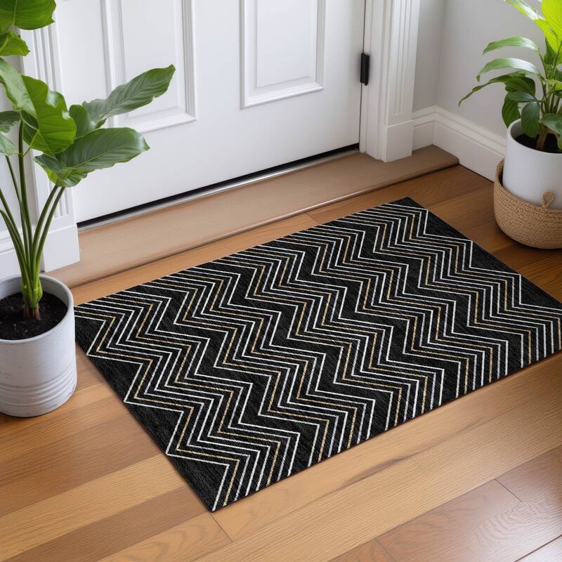 Machine Washable Indoor/ Outdoor Modern Chevron Chantille Rug