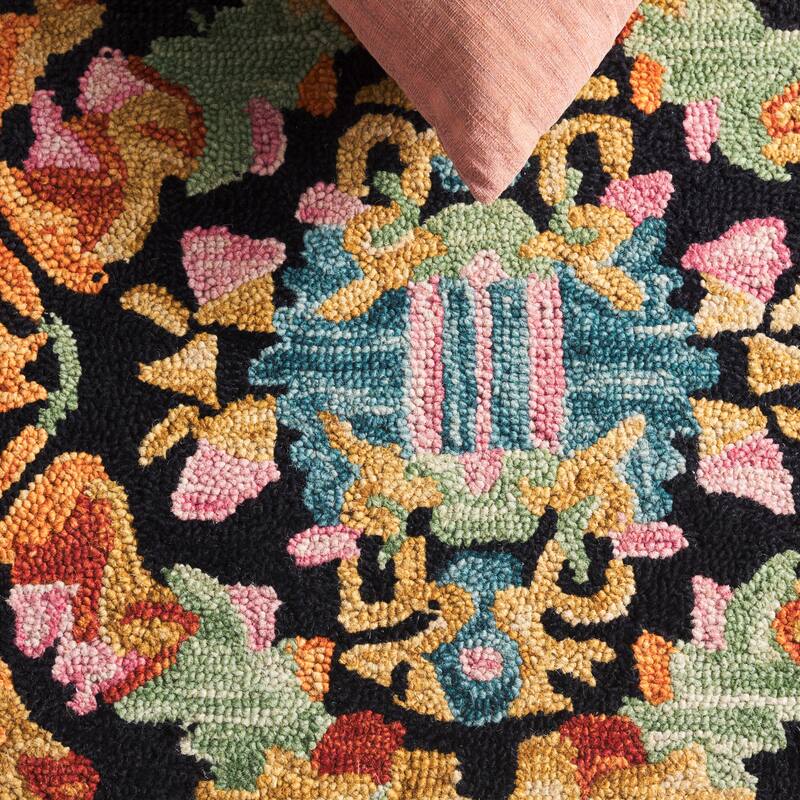 SAFAVIEH Handmade Aspen Polixenia Boho Floral Wool Rug