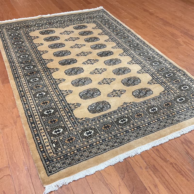 HERAT ORIENTAL Handmade Bokhara Wool Rug - 4' x 6'